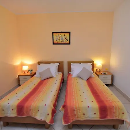 Aurora 3* Pula